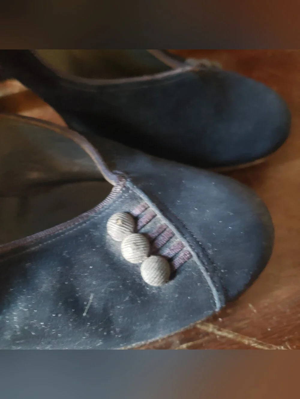 Vintage 1940s-1950s Navy Blue Heels - Picture 2 of 4